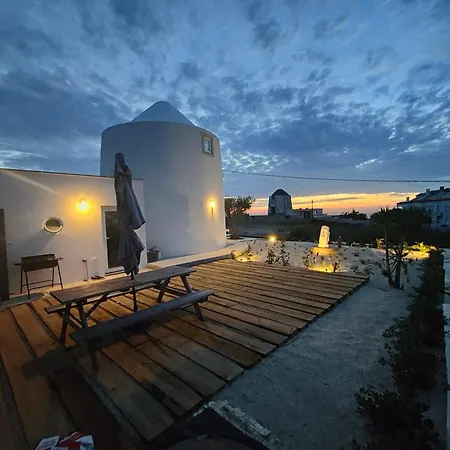 Villa Windsoul. Exclusive Windmill Atouguia da Baleia